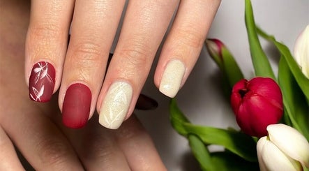 Blooming Nails Bild 2