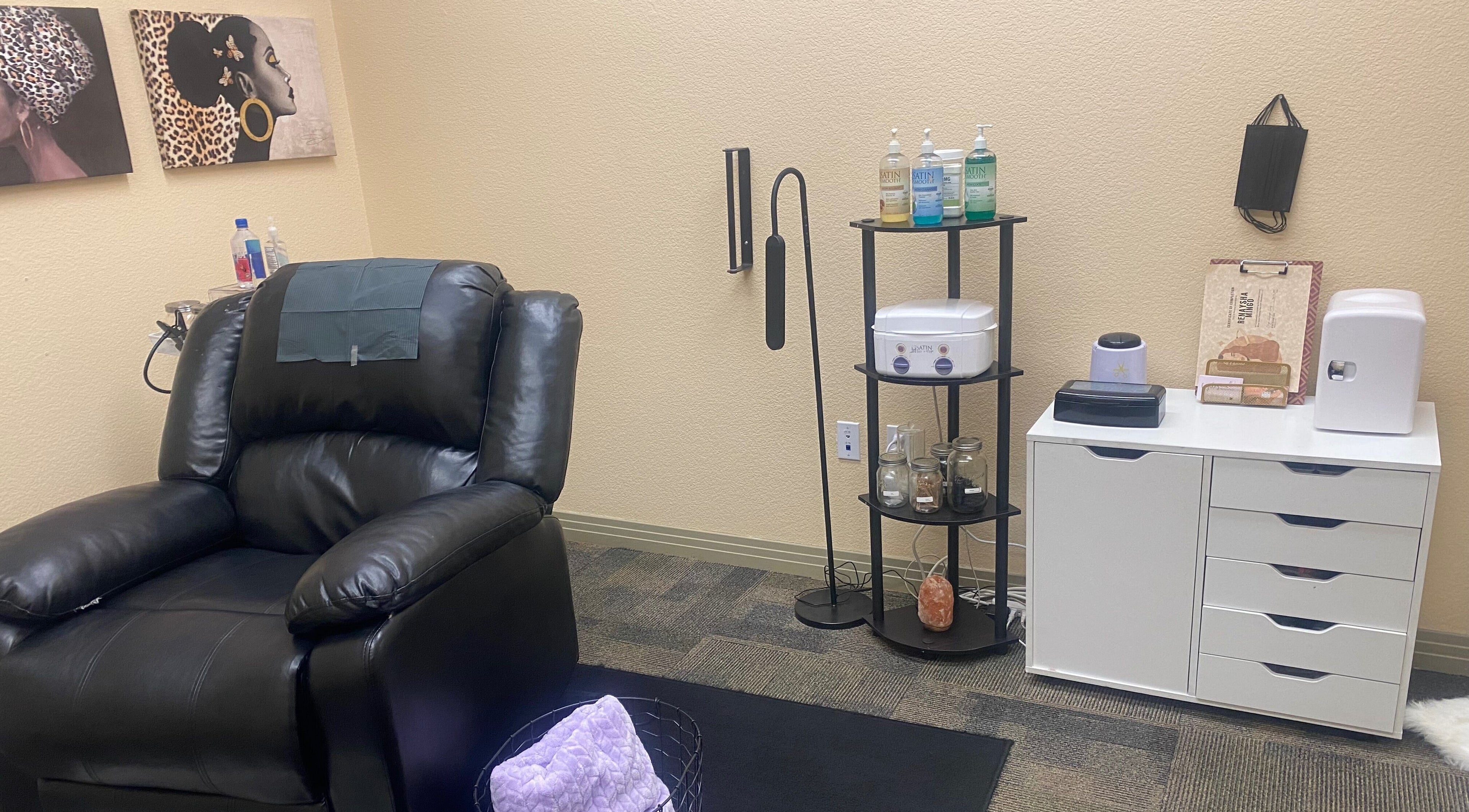 Comfortable seating and spa setup in Foxy Gyal Beauty, Las Vegas, Nevada, US for a serene experience.