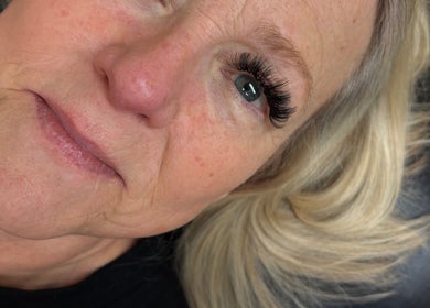 Elegant lash enhancement at Foxy Gyal Beauty, Las Vegas, Nevada, US. Discover stunning lash transformations.