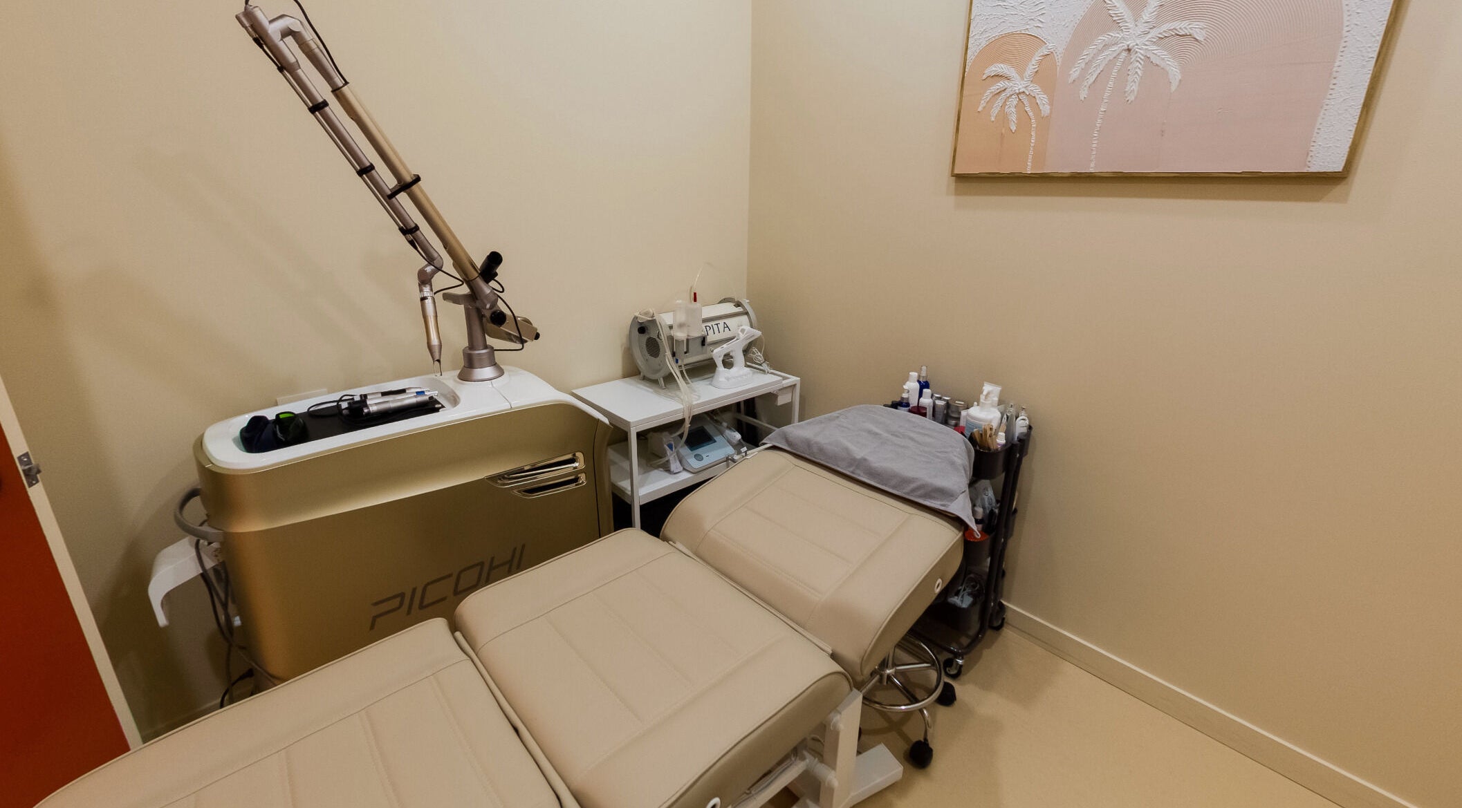 Modern laser treatment room at Clarity Cosmetic Laser Clinic, Bundall, Queensland, AU, offering advanced skincare.
