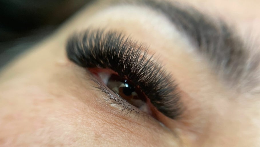 Bron’z Beauty Bar image 1