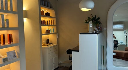 HM Brows Makeup and Beauty, bilde 2