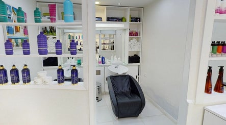 La Reine Beauty Center imaginea 2