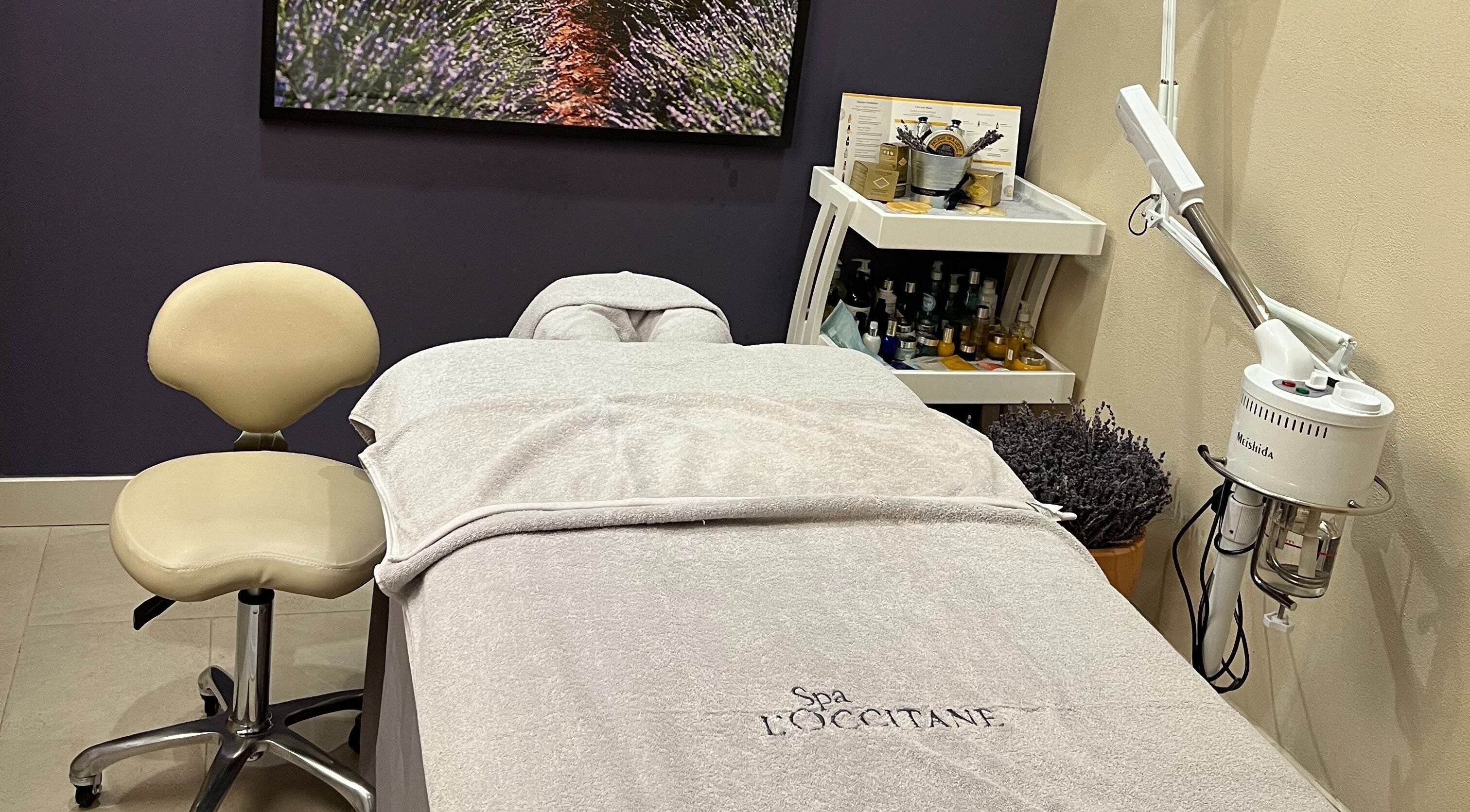 Relaxing treatment room at L’Occitane Spa at Dubai Hills, دبي, دبي, AE.