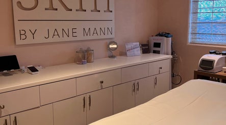 Jane Mann image 2