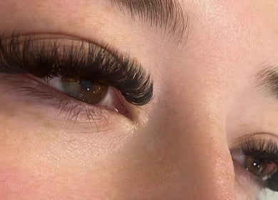 Close-up of eyelash extensions at Jade Lashes Brows Beauty Studio, Baston, England, GB.