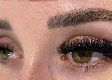 Close-up of stunning eyelash extensions at Jade Lashes Brows Beauty Studio, Baston, England, GB.