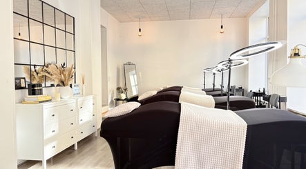 Moderne skønhedsklinik i Lash Clinic Copenhagen, København, Denmark, DK med stilfuldt interiør.