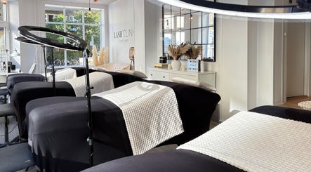 Indbydende behandlingsrum på Lash Clinic Copenhagen i København, Denmark, DK med beroligende indretning.