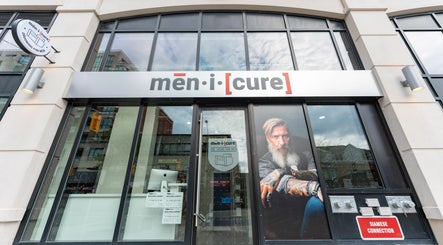 Menicure Yonge & Davisville slika 3