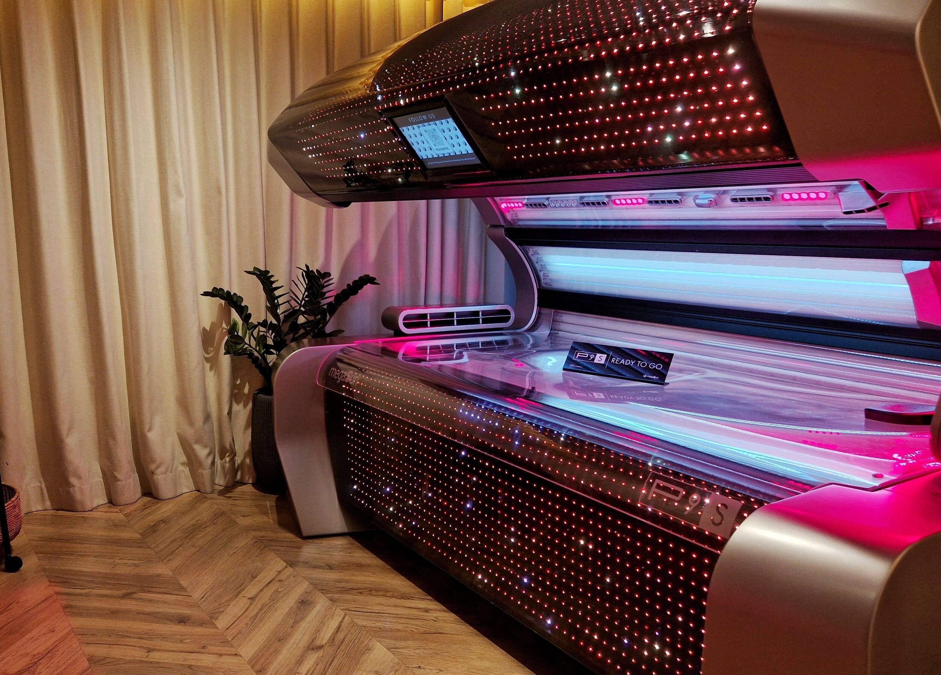 Έγχρωμο σολάριουμ στο Ethereal Sun Solarium, Ιωάννινα, GR, για απόλυτη χαλάρωση και μαύρισμα.