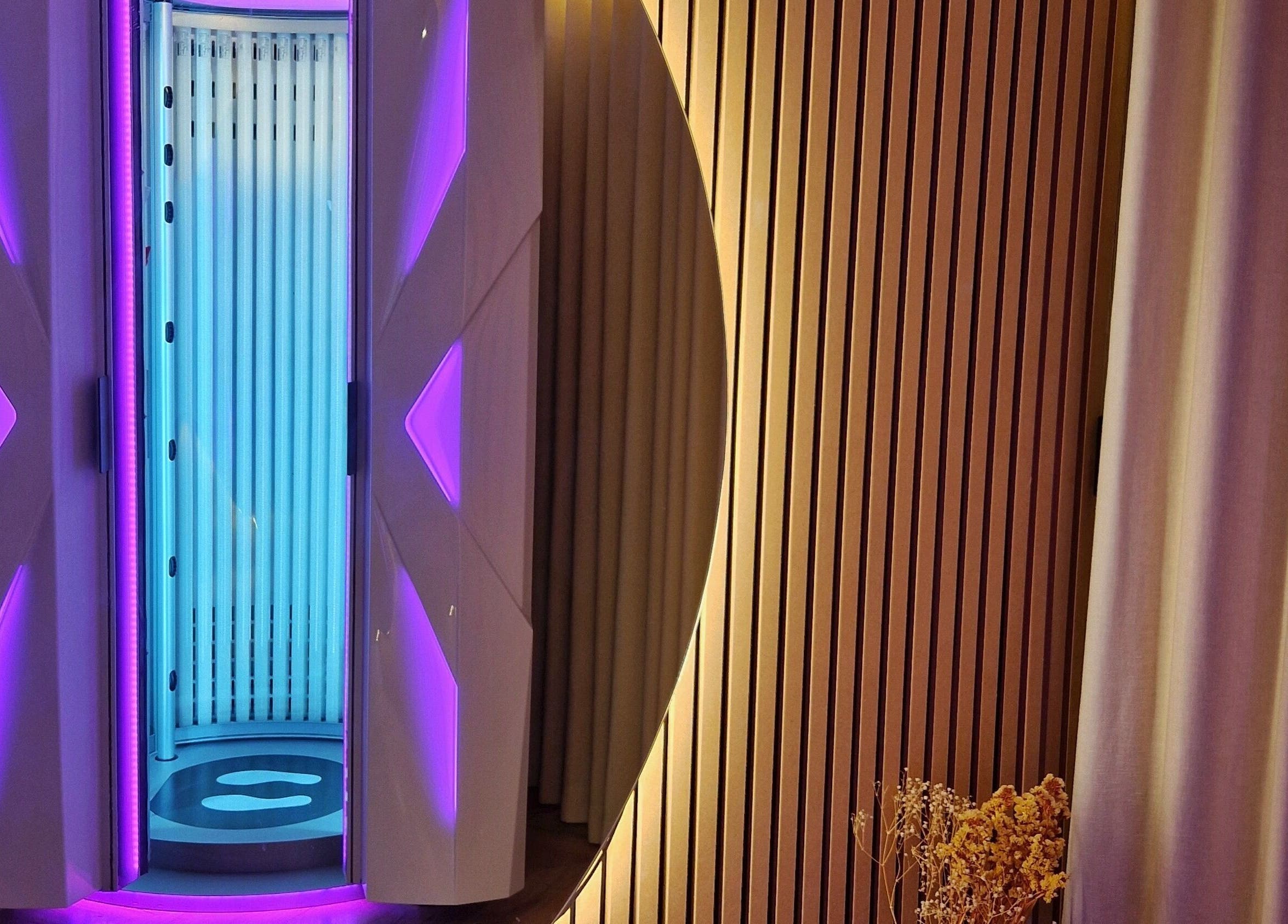 Σολάριουμ σε μοντέρνο χώρο στο Ethereal Sun Solarium, Ιωάννινα, GR.