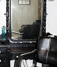 Dyeing to Cut Salon image 2