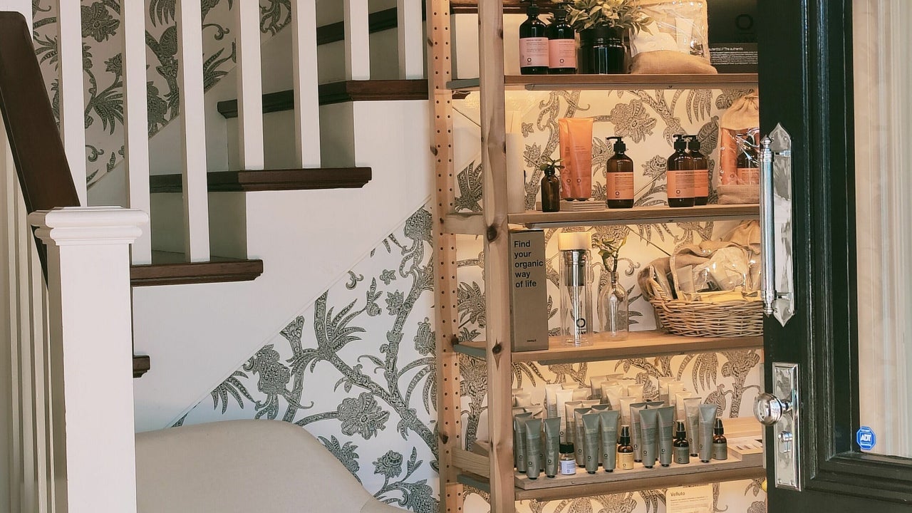 Naturally Organic Hair Salon 143 Junction Road Lvl 1 Clayfield Fresha