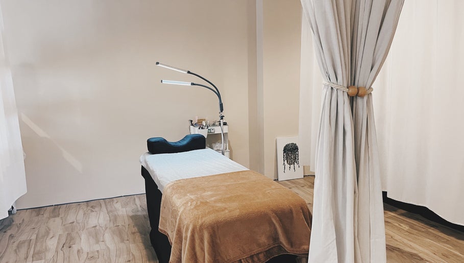 Cozy treatment room at Beauty Studio 101 in Sungai Besi, Selangor, MY, featuring a comfortable massage bed.