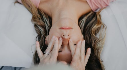 Facial massage at Somerset House Day Spa & Skin Clinic in Powell River, British Columbia, CA.