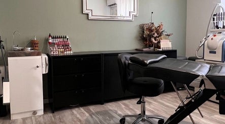 Boutique Beauty Bar image 2