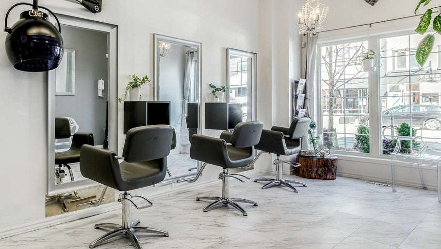 Carin's Hair Studio billede 1