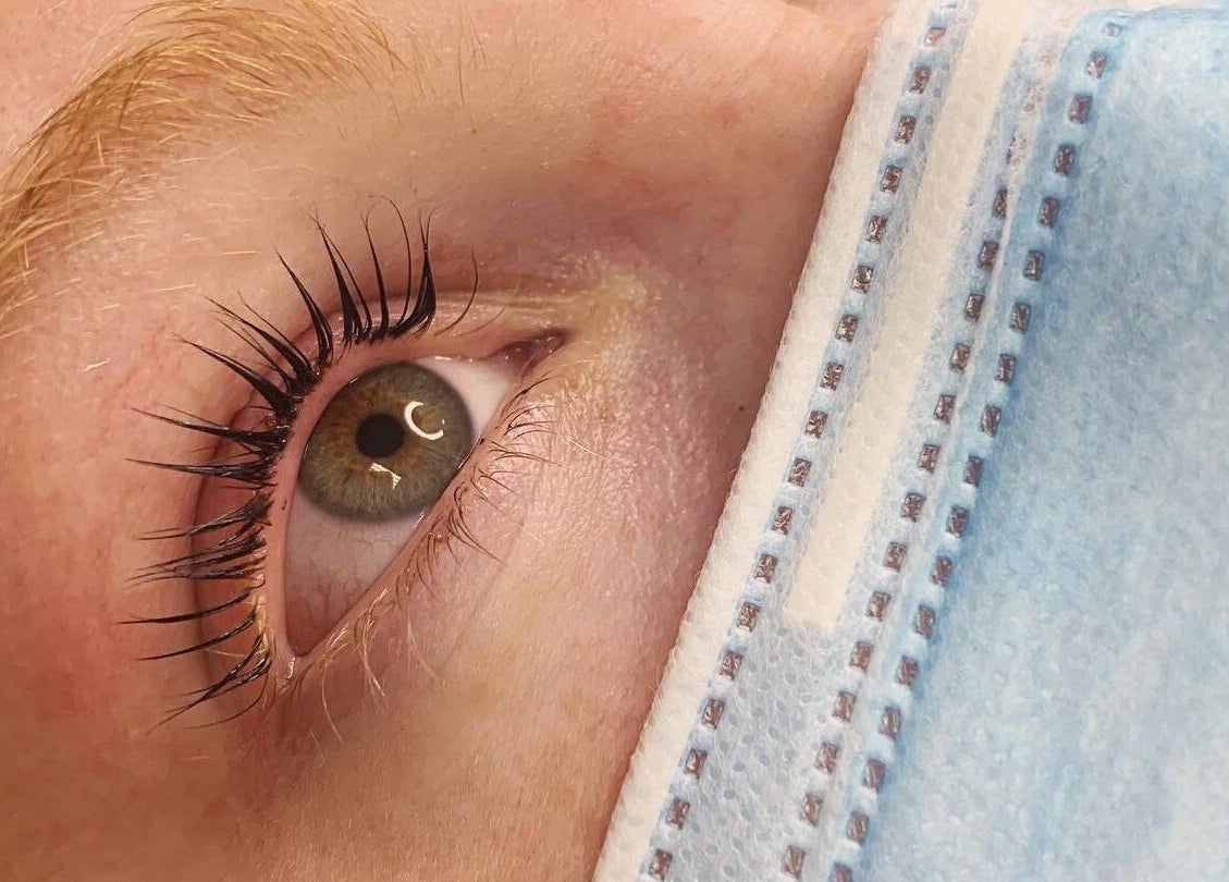 Close-up of eyelash extensions at Sidney Aesthetics, Owen Sound, Ontario, CA, showcasing detailed lash work.