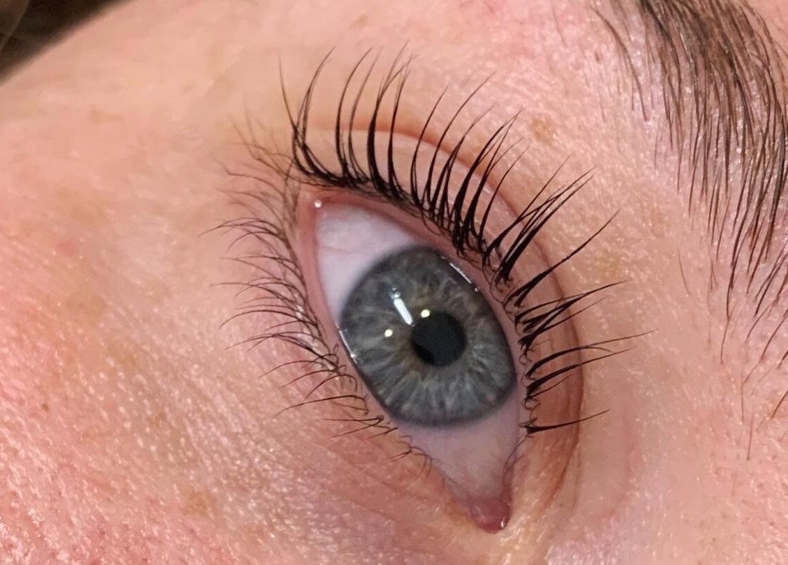 Close-up of enhanced eyelashes at Sidney Aesthetics in Owen Sound, Ontario, CA showcasing beautiful lash work.