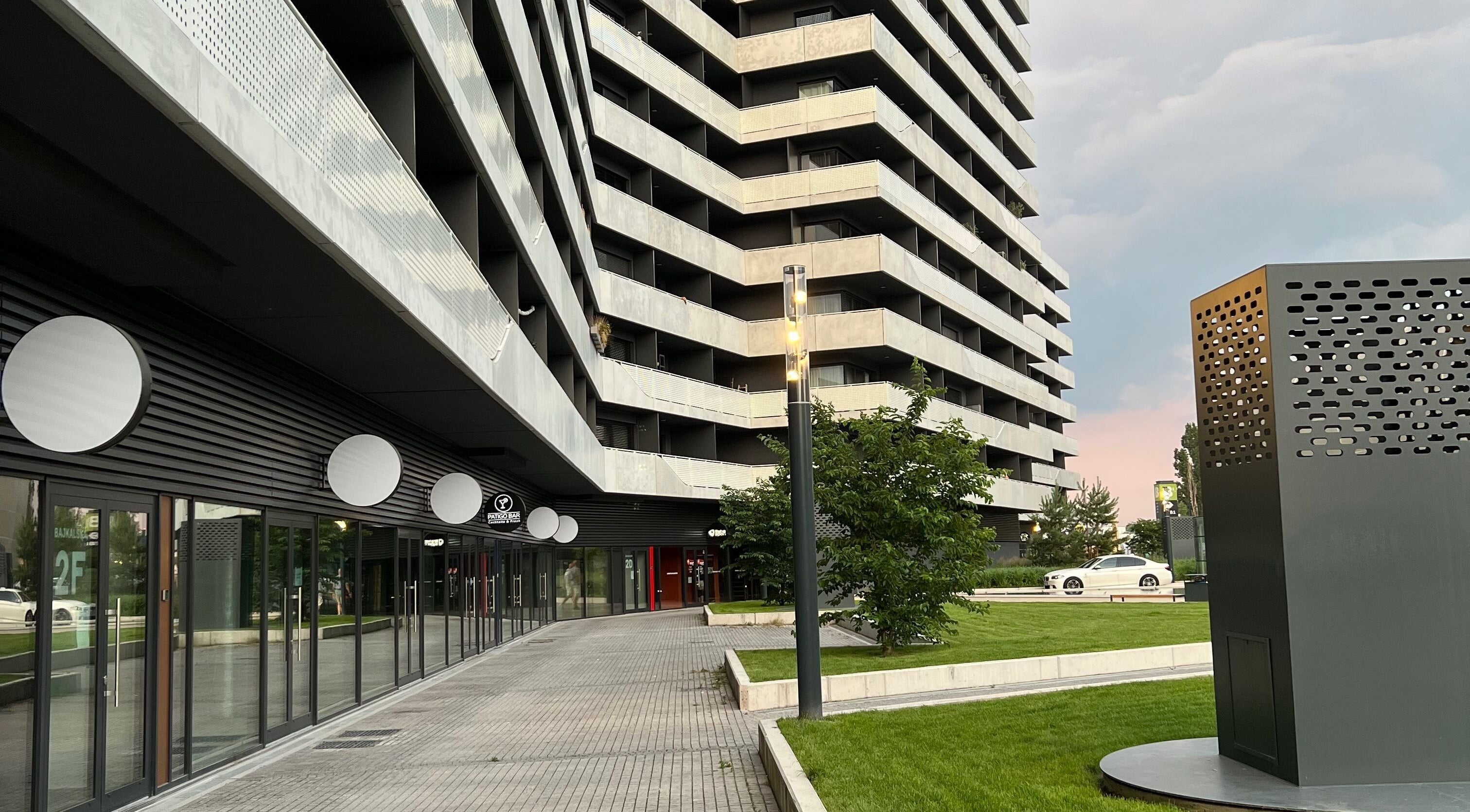 Entrance of Nail Studio By Viktoria Yakovets in Bratislava, Bratislavský kraj, SK with modern architecture.