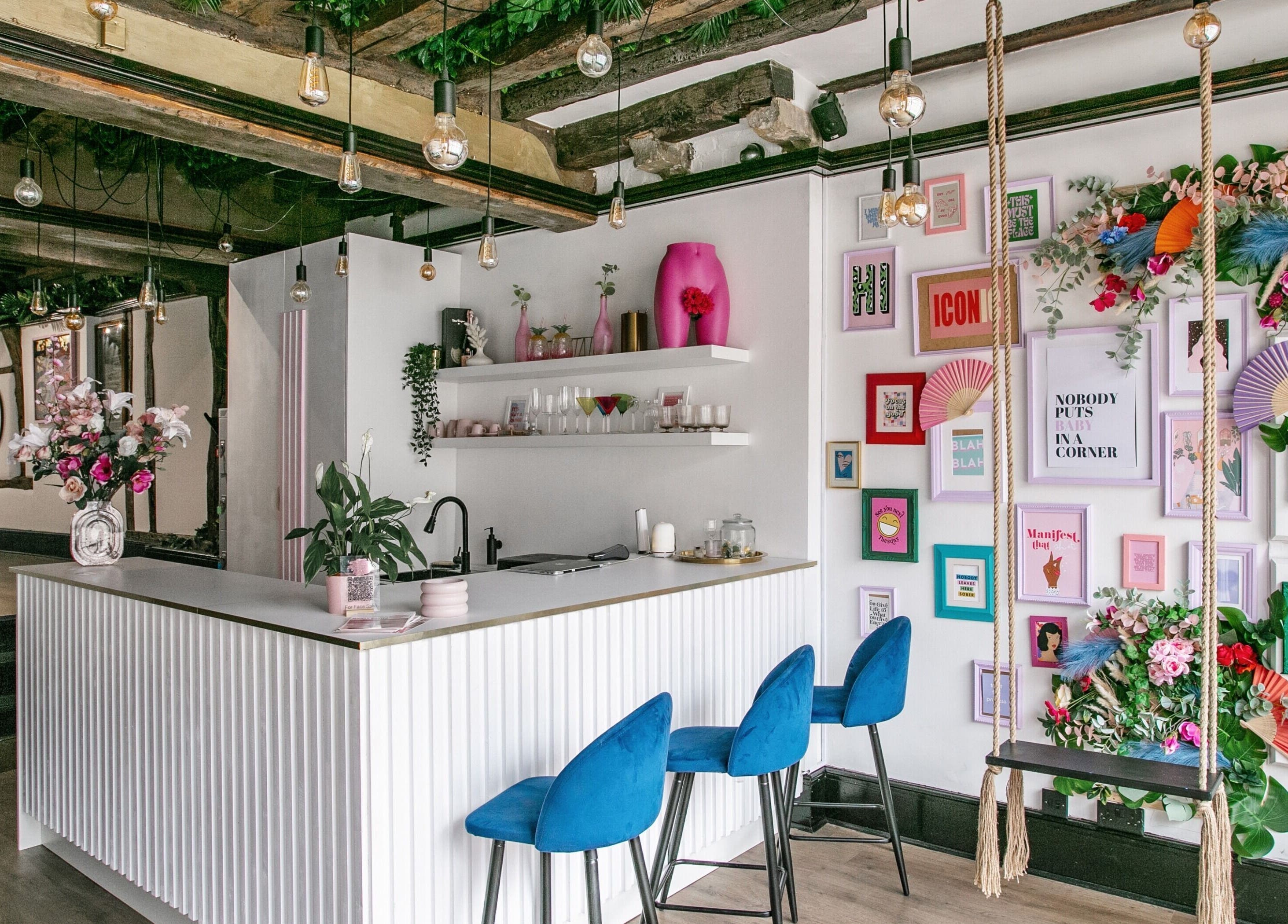 Stylish interior of Forfacesakeuk in HIGH WYCOMBE, England, GB with modern decor and floral accents.