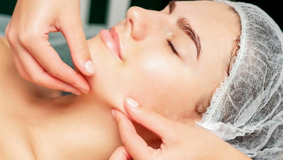 Sophie Saunders Cheltenham Skin Clinic image 1