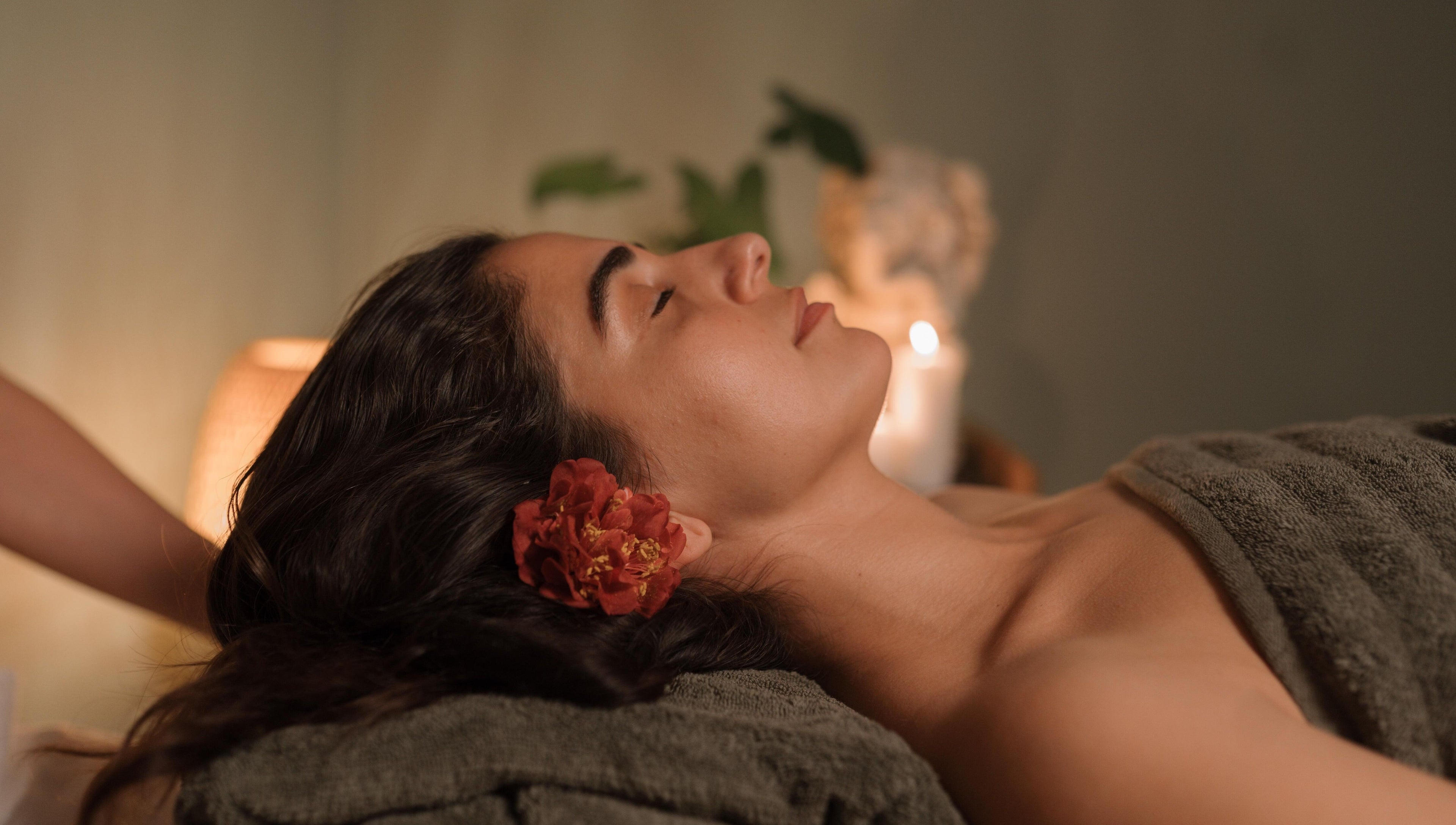 Relaxing massage at KV Wellness - Massage, Ayurveda & Red Light Therapy, Eungella, NSW, AU.