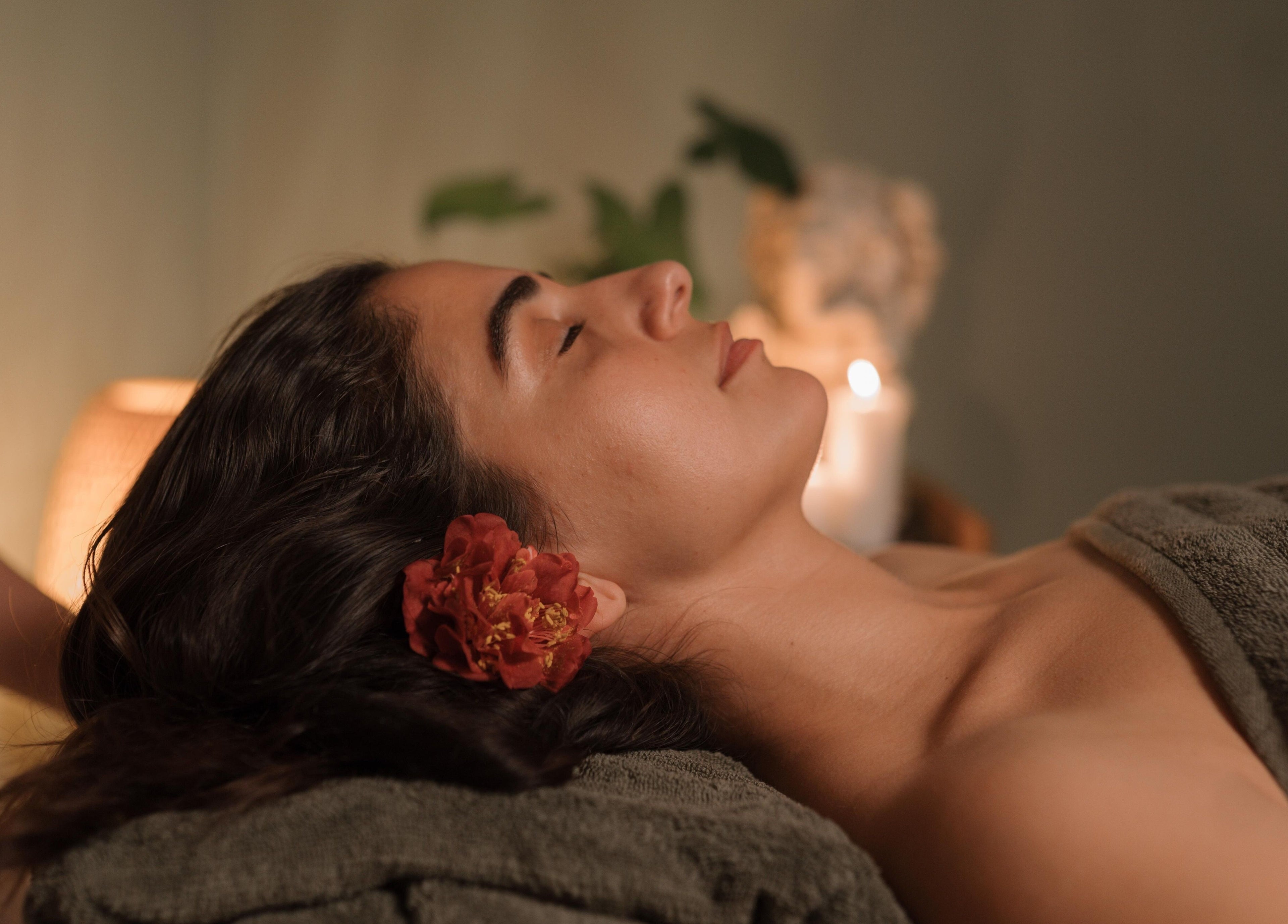Relaxing massage at KV Wellness - Massage, Ayurveda & Red Light Therapy, Eungella, NSW, AU.