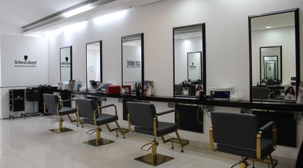 Cut Above Ladies Salon Bild 2