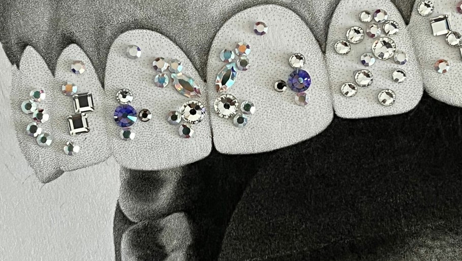 Bg.mess - Piercings and Tooth Gems  image 1