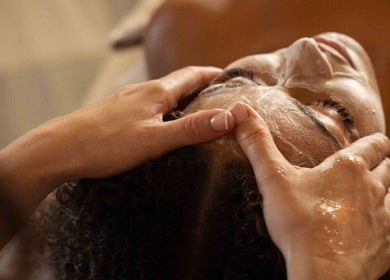 Facial massage at Touch of Joy, enhancing relaxation in Willemstad, Curaçao, CW.