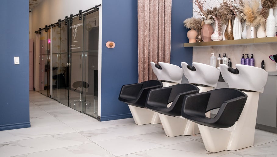Imagen 1 de The Hair & Extension Loft