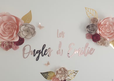 Décor floral mural chez Les Ongles D'Emilie à Guérande, Pays de la Loire, FR.