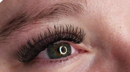 Boutique Eyelash Extensions afbeelding 2