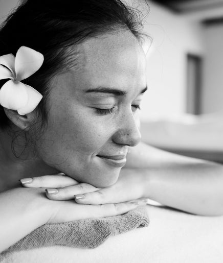 Le Massage par Kristina Ackroyd - Massages Bien-être et Sportifs Personnalisés à Manosque kép 2
