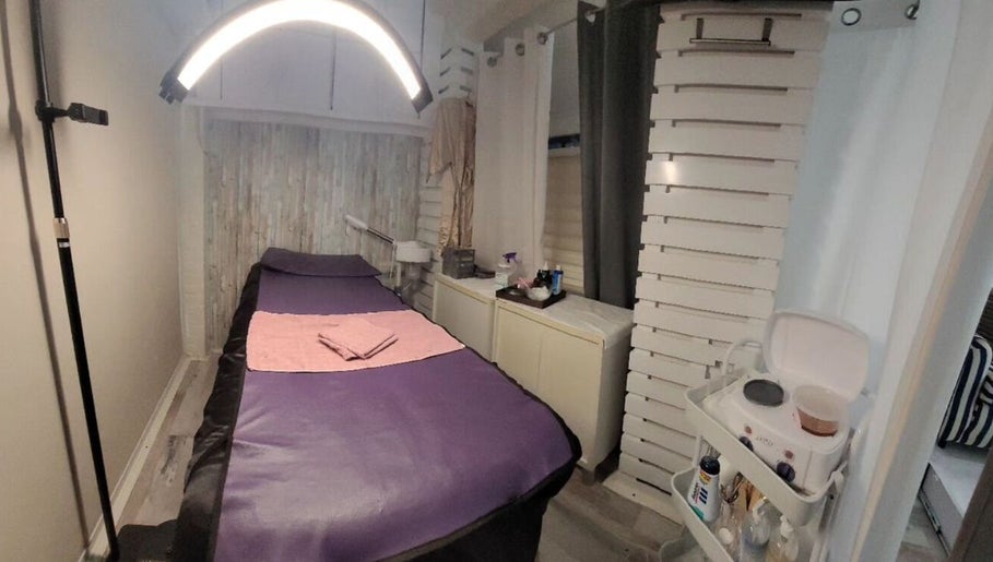 Relaxing treatment room at RenewU Total Body Care - Redmans Village, Saint Thomas, Saint Thomas, BB.