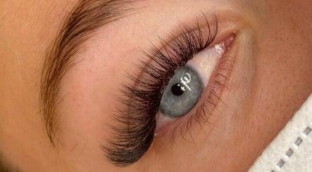 Endless Lash image 2