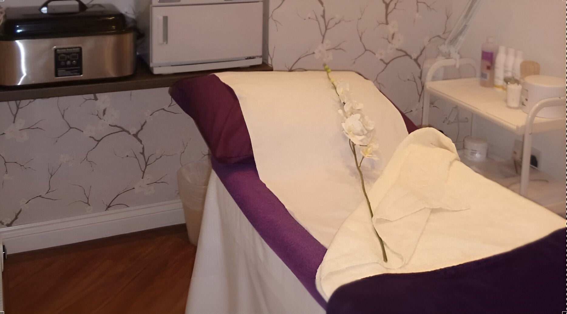 Cozy treatment table at Baobab Tree Beauty, Belper, England, GB with a relaxing atmosphere.