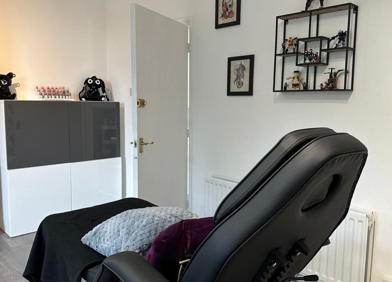 Relaxing treatment room at Totally Polished, Newcastle upon Tyne, England, GB with modern decor and massage chair.