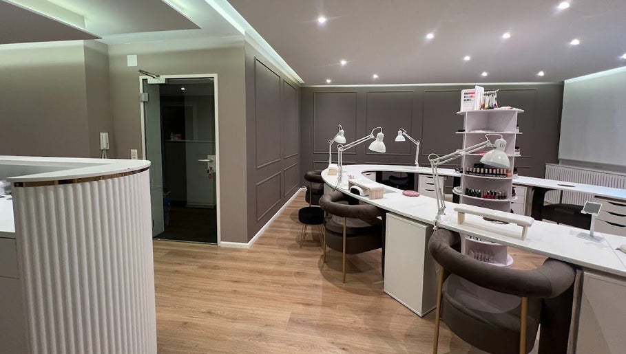 Immagine 1, Swiss Beauty Nails Basel