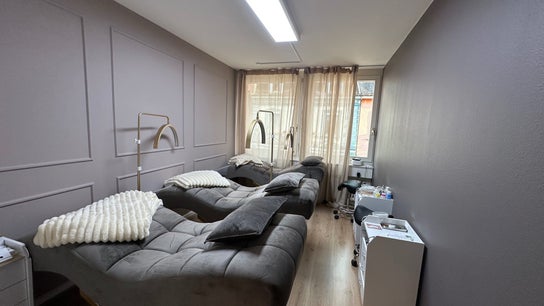 Swiss Beauty Nails Basel