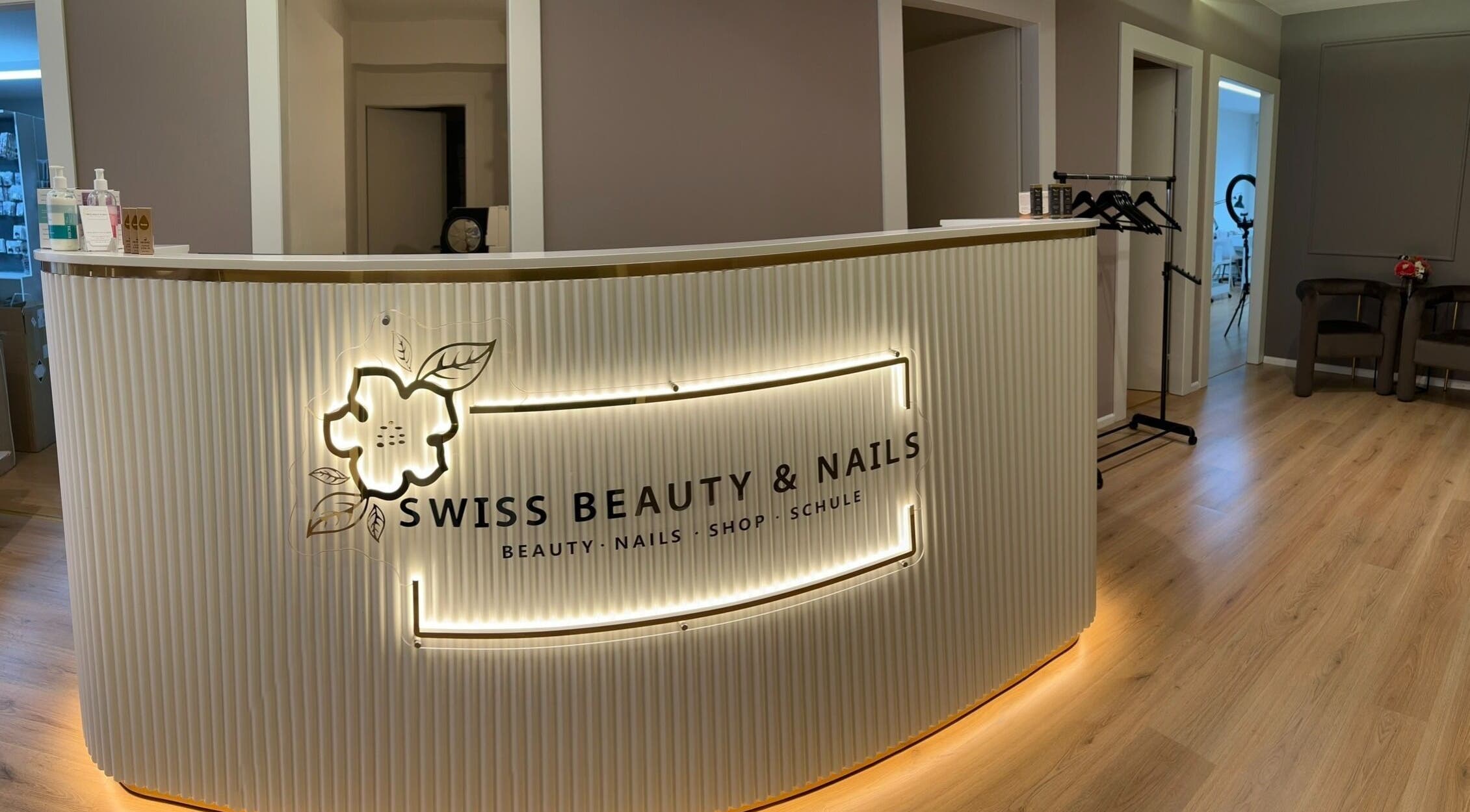 Einladende Rezeption bei Swiss Beauty Nails Basel, Basel, Basel-stadt, CH mit stilvollem Design.