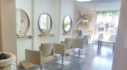 Bees beauty studio图像2