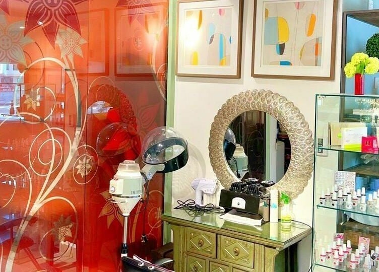 Elegant salon space at Serene Beauty & Spa, Abu Dhabi, AE with stylish decor and beauty equipment.