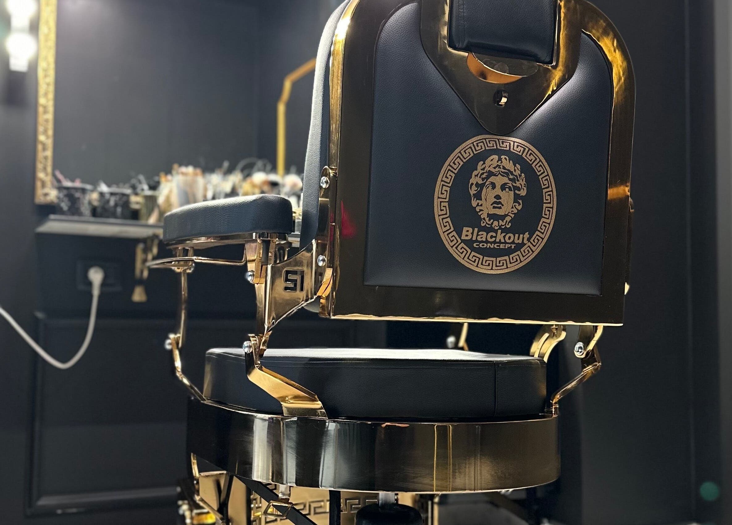 Poltrona barbiere elegante di Blackout Concept, Terracina, Lazio, IT.