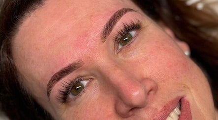 Face Your Brows afbeelding 2