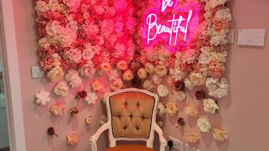 Monroes Beauty Lounge
