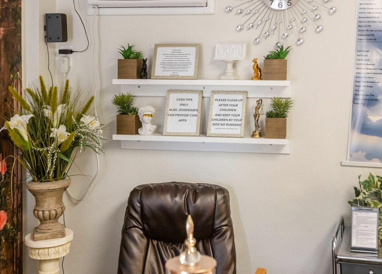 Cozy interior of Goddess Nails and Spa.LLC in West Allis, Wisconsin, US with plants and decor.