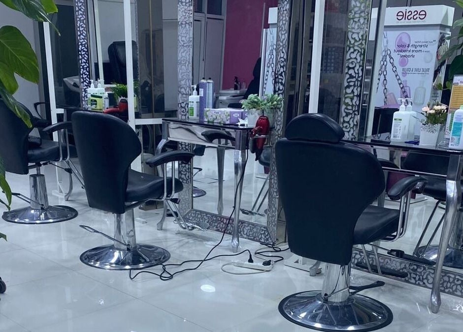 Elegant salon chairs at Eternal Lotus Ladies Salon And Spa, دبي, دبي, AE, offering a luxurious beauty experience.